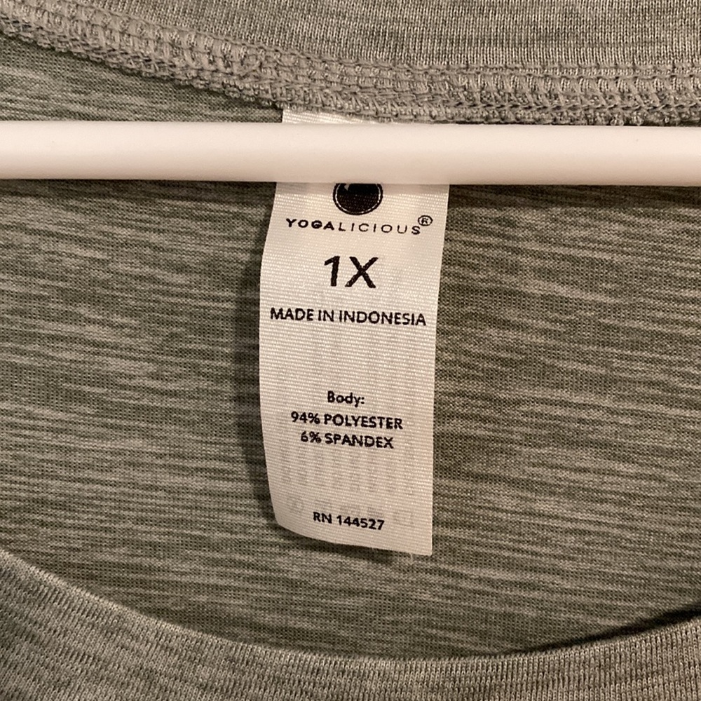 YOGALICIOUS SZ 1X Heather grey sleeveless tank - Picture 2 of 4
